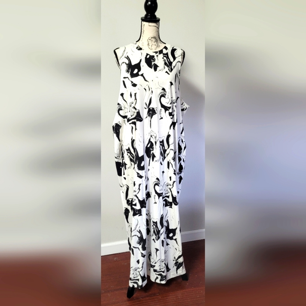 MONKI (Asos) white/black maxi dress in XL